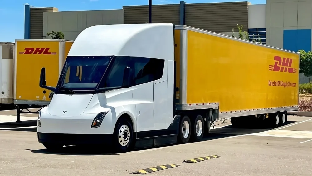 Tesla semi dhl