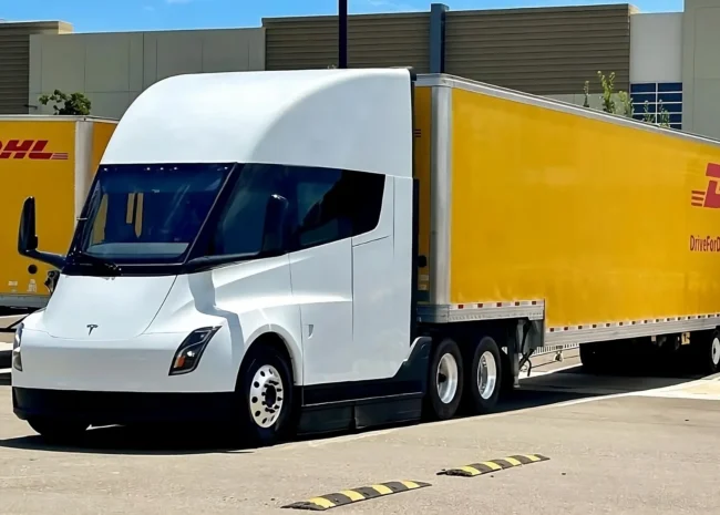 Tesla semi dhl