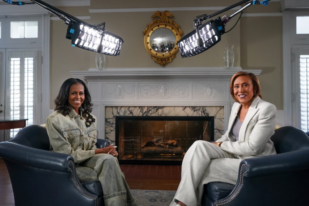 Michelle Obama e Robin Roberts falam sobre o novo livro da Michelle The Look
