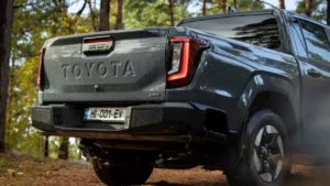 Toyota Hilux BEV (2026) - 5